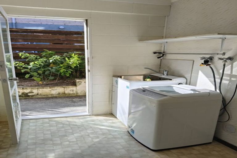 Photo of property in 4 Geoffrey Road, Torbay, Auckland, 0630