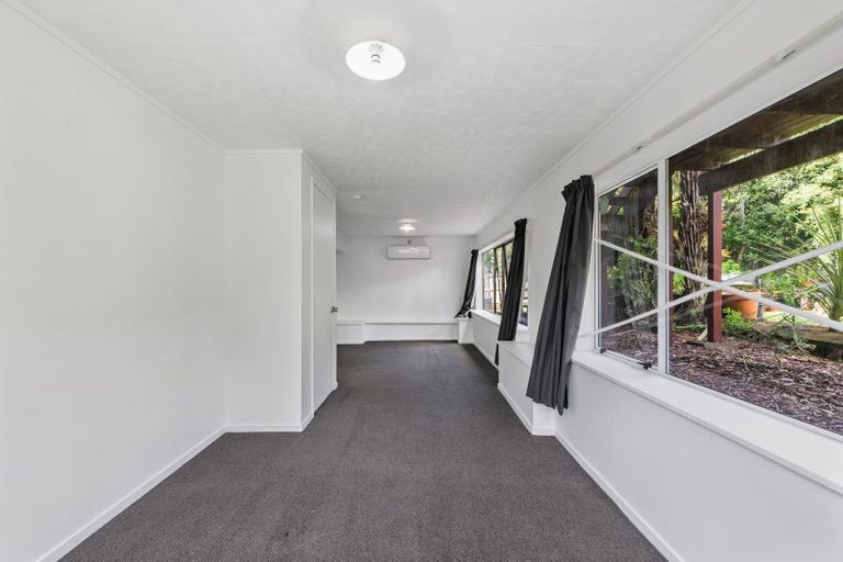 Photo of property in 13 Booker Place, Weymouth, Auckland, 2103