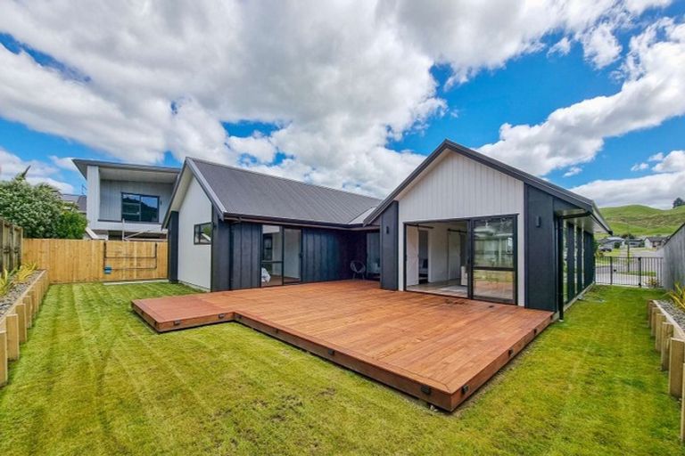 Photo of property in 11 Hamon Place, Pukehangi, Rotorua, 3015