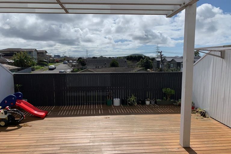 Photo of property in 27 Komanawa Lane, Mount Wellington, Auckland, 1062