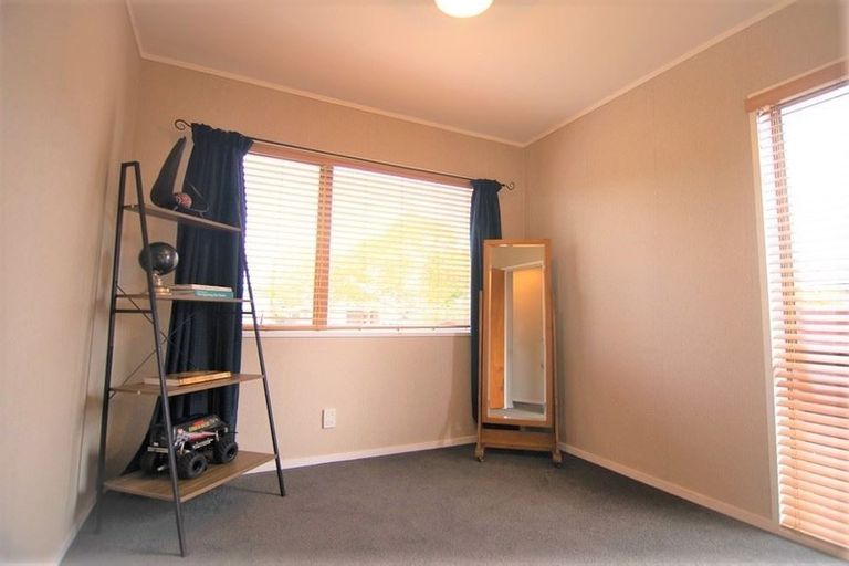 Photo of property in 9 Huber Street, Weymouth, Auckland, 2103