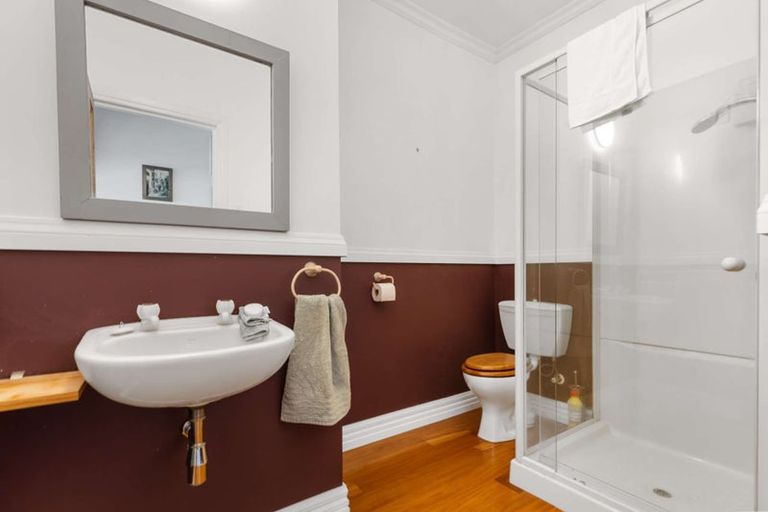 Photo of property in 9 Feltham Street, Hunterville, 4730