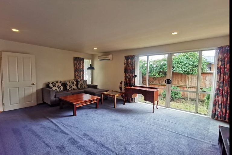 Photo of property in 4 Rosefield Lane, Northcote, Christchurch, 8052