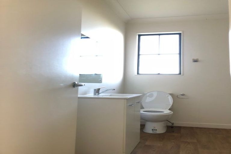 Photo of property in 98 Point View Drive, East Tamaki Heights, Auckland, 2016