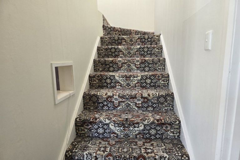 Photo of property in 10 Stirling Crescent, Hokowhitu, Palmerston North, 4410