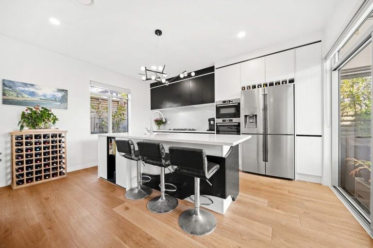 Photo of property in 1 Turutu Place, Long Bay, Auckland, 0630