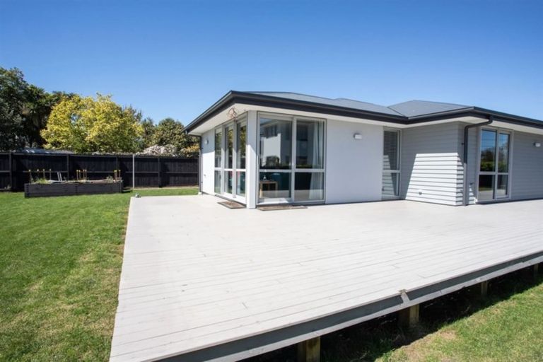 Photo of property in 27 Harvey Terrace, Richmond, Christchurch, 8013