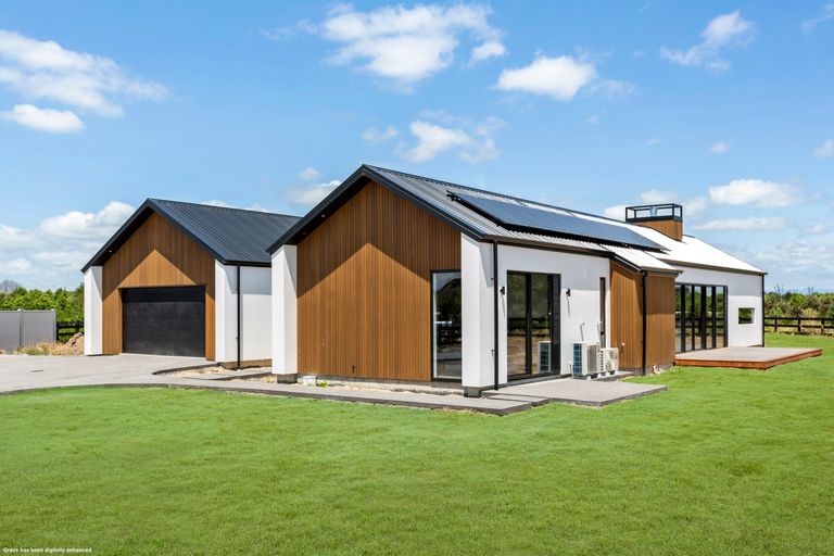 Photo of property in 35 Mike Smith Drive, Cambridge, 3434