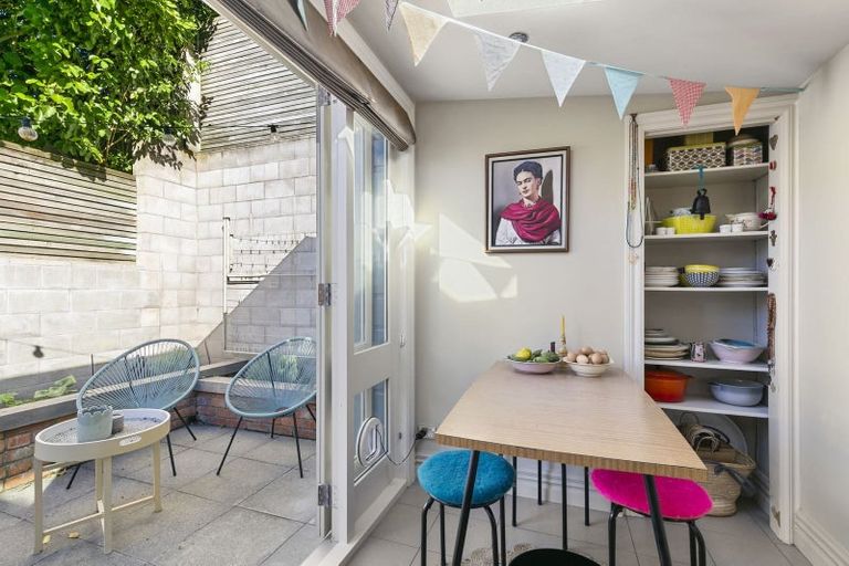 Photo of property in 13 Tainui Terrace, Mount Cook, Wellington, 6021