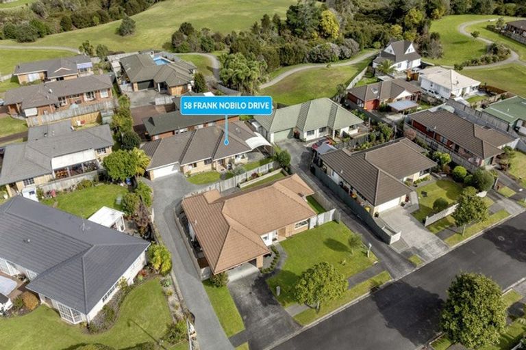 Photo of property in 58 Frank Nobilo Drive, Golflands, Auckland, 2013