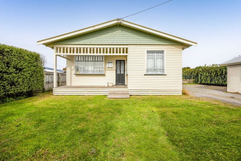 Photo of property in 21 High Street West, Waitara, 4320