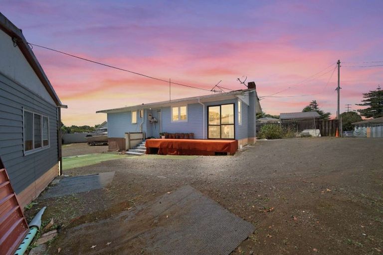 Photo of property in 15 Whitley Crescent, Otara, Auckland, 2023