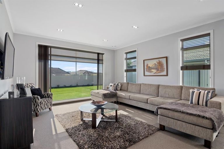 Photo of property in 12 Woodstock Place, Stoke, Nelson, 7011