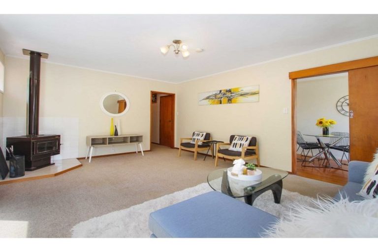 Photo of property in 1/11a Agincourt Street, Glenfield, Auckland, 0629
