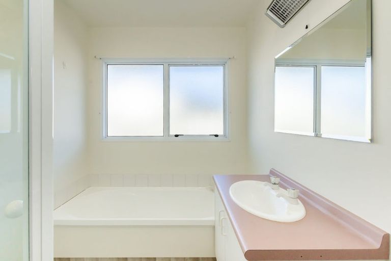 Photo of property in 4a Cedar Drive, Paraparaumu Beach, Paraparaumu, 5032