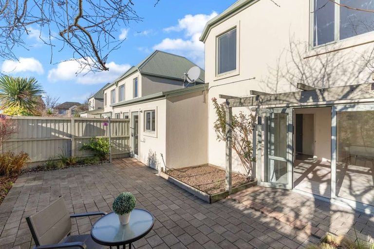 Photo of property in 4/61 Champion Street, Edgeware, Christchurch, 8013
