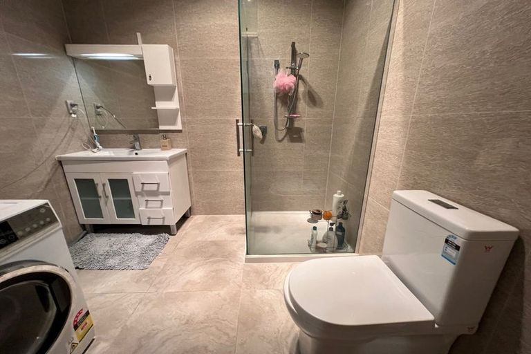 Photo of property in 10c Carlos Drive, Flat Bush, Auckland, 2016