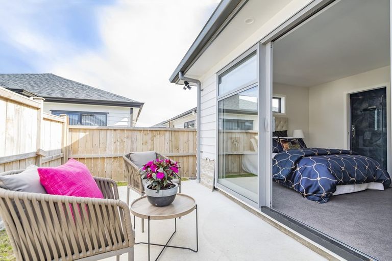Photo of property in 16 Silver Beech Street, Takanini, 2110