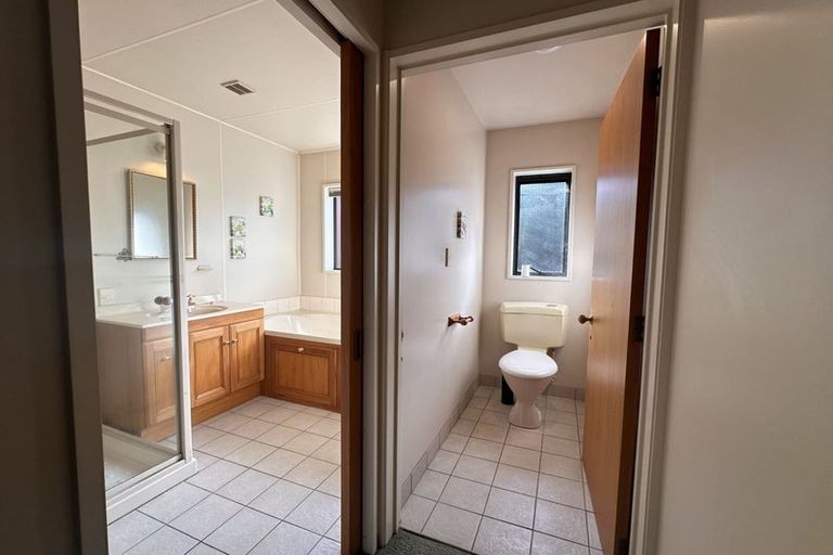 Photo of property in 2 Yarrum Lane, Avonhead, Christchurch, 8042