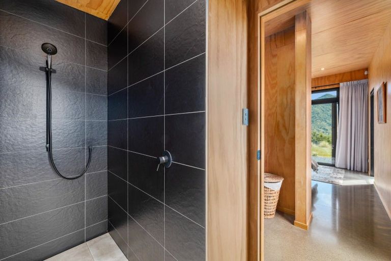 Photo of property in 1424 Queen Charlotte Drive, Linkwater, 7281