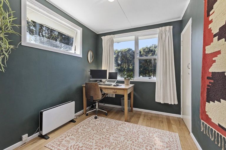 Photo of property in 121 Happy Valley Road, Owhiro Bay, Wellington, 6023