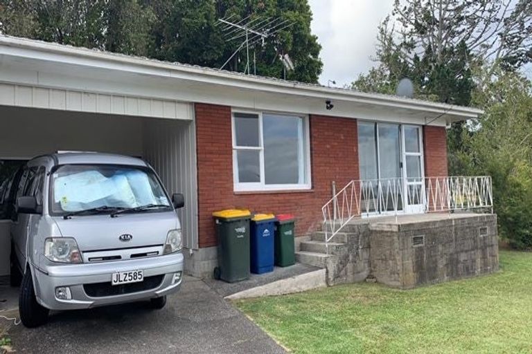 Photo of property in 2/1 Hatherlow Street, Glenfield, Auckland, 0629