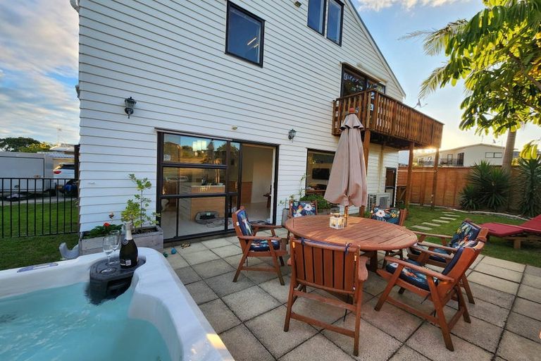 Photo of property in 42a Matakatia Parade, Matakatia, Whangaparaoa, 0930
