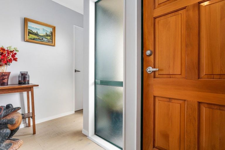 Photo of property in 16 Edgewater Grove, Whakatane, 3120