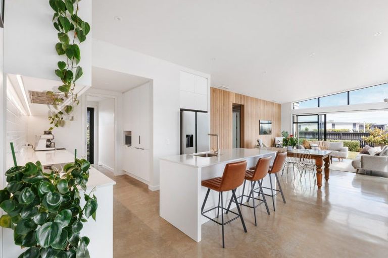 Photo of property in 5 Royal Crescent, Papamoa, 3118