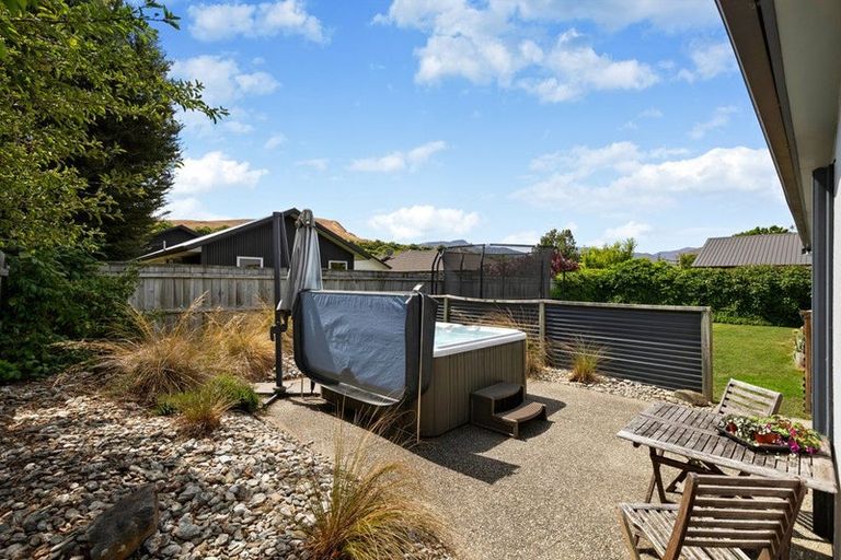 Photo of property in 15 Mavora Road, Lake Hayes, Queenstown, 9304