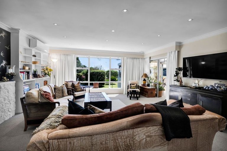 Photo of property in 22 Awanui Street, Merrilands, New Plymouth, 4312