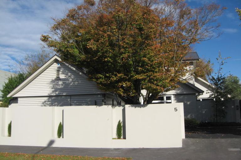 Photo of property in 5 Thornycroft Street, Fendalton, Christchurch, 8052