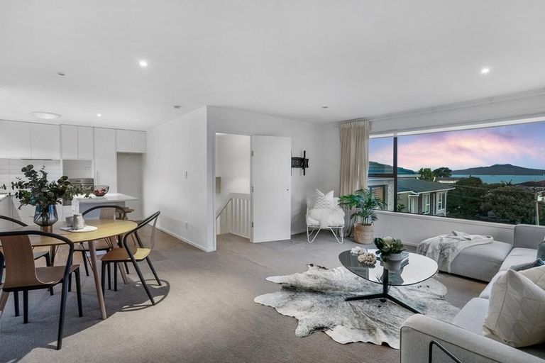 Photo of property in 3/28 Beach Road, Castor Bay, Auckland, 0620