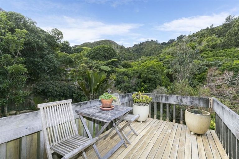 Photo of property in 72 Amapur Drive, Khandallah, Wellington, 6035