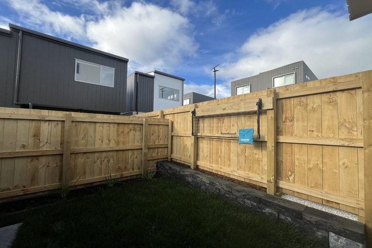 Photo of property in 14 Ngae Place, Mangere East, Auckland, 2024