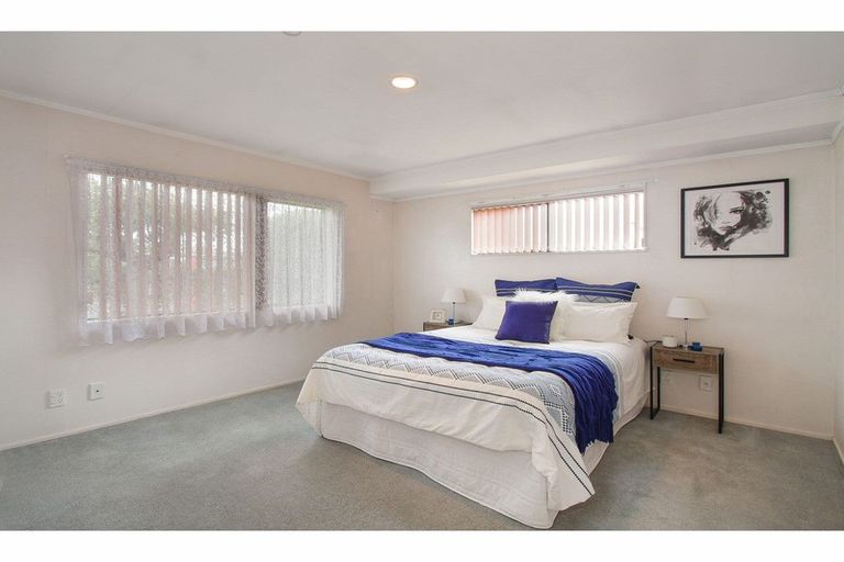 Photo of property in 2/56 Larnoch Road, Henderson, Auckland, 0610