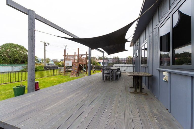 Photo of property in 12 Domain Road, Haumoana, 4102