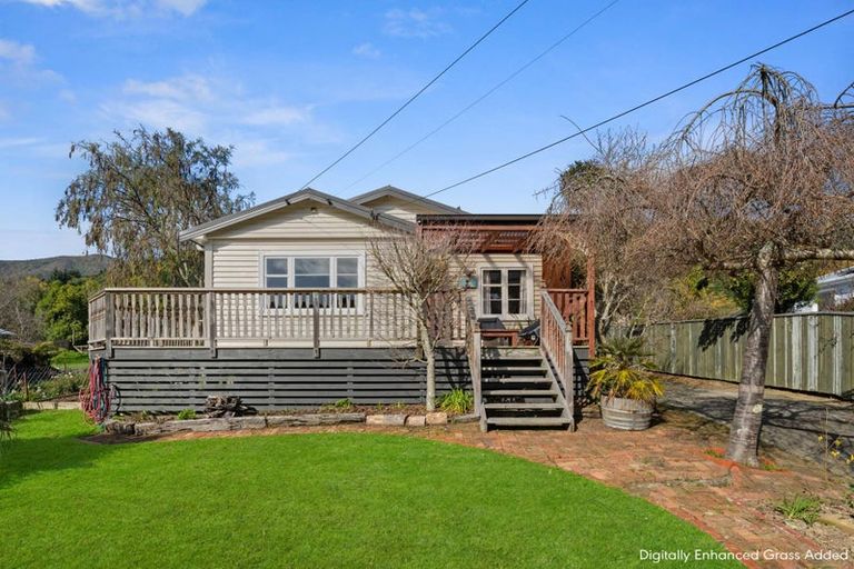 Photo of property in 65 Hampden Street, Picton, 7220