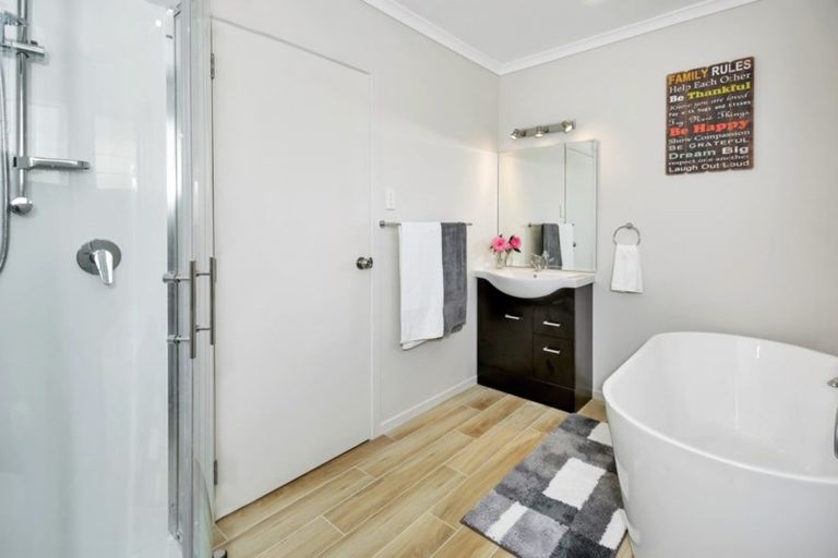 Photo of property in 102 Old Onerahi Road, Onerahi, Whangarei, 0110