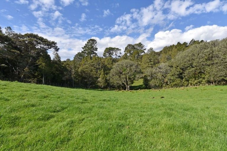 Photo of property in 264 Whitehills Road, Waitoki, Silverdale, 0994