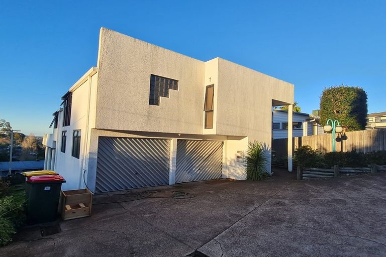 Photo of property in 2/293 Glenfield Road, Glenfield, Auckland, 0629