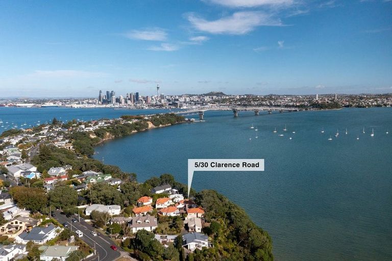 Photo of property in 5/30 Clarence Road, Northcote Point, Auckland, 0627