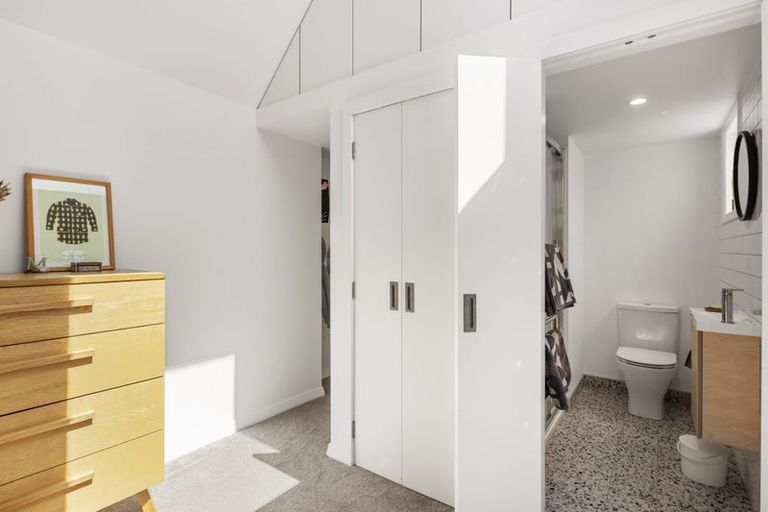 Photo of property in 18 Moir Street, Mount Victoria, Wellington, 6011