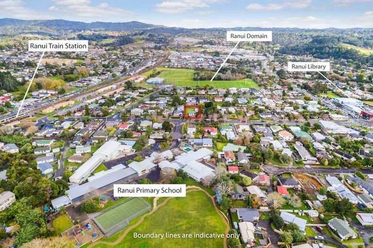 Photo of property in 15 Ranui Station Road, Ranui, Auckland, 0612