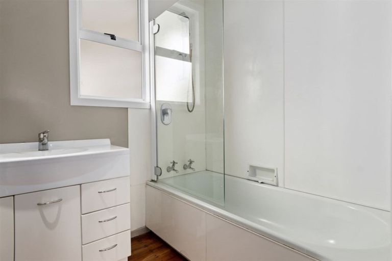 Photo of property in 129 Kingswood Road, Brookfield, Tauranga, 3110