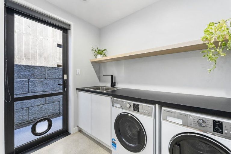 Photo of property in 12 Kuakua Close, Papamoa Beach, Papamoa, 3118