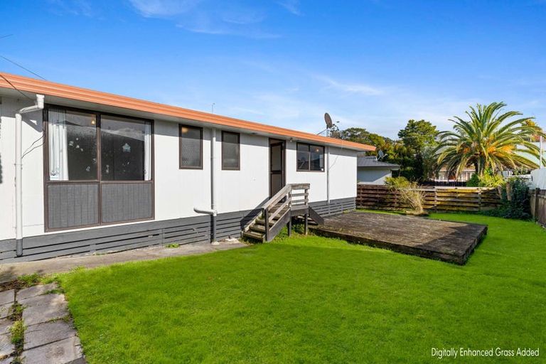 Photo of property in 2/76 Parrs Cross Road, Henderson, Auckland, 0612