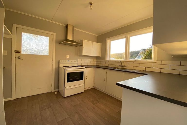 Photo of property in 20a Parera Grove, Heretaunga, Upper Hutt, 5018