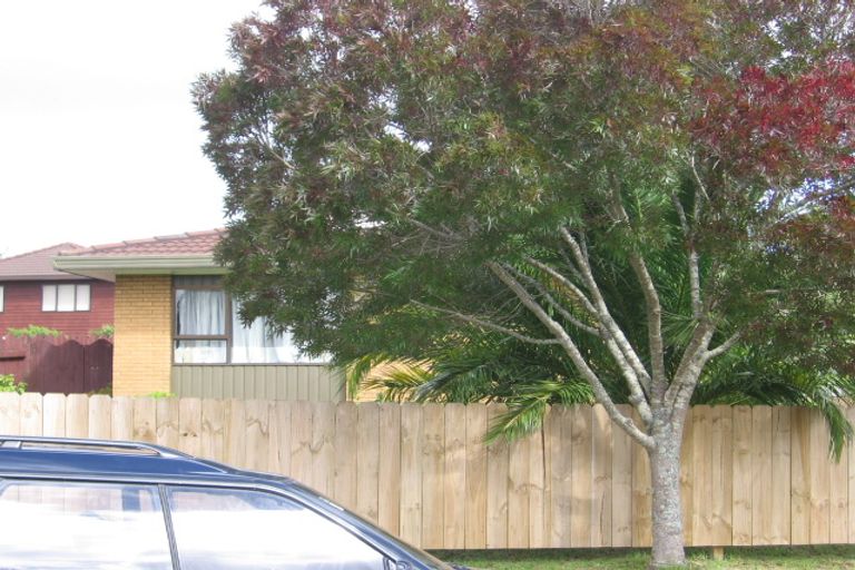 Photo of property in 15 Ciprian Place, Henderson, Auckland, 0612