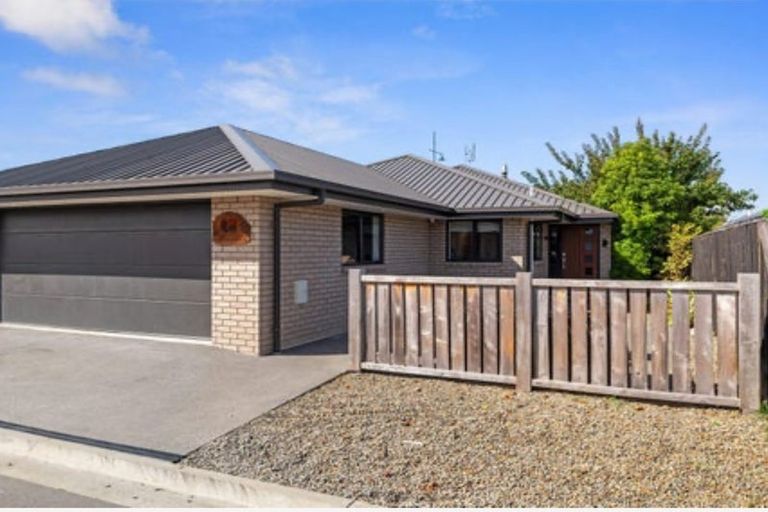 Photo of property in 121 Infinity Drive, Pegasus, 7612